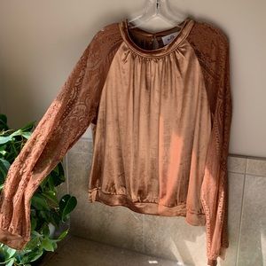 NWT. Velvet and soft lace top with loose band on bottom hem.